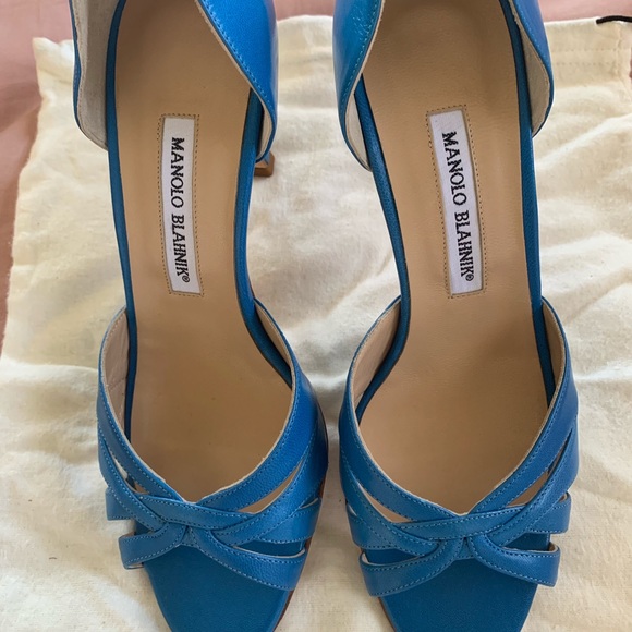 Manolo Blahnik Bianchido heels in cobalt blue - Picture 3 of 3